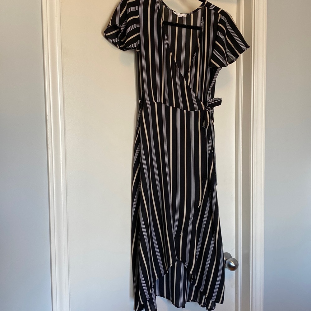 Nordstrom chiffon wrap stripped midi dress